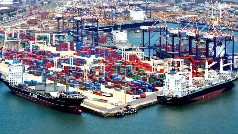 U.S. and China Suspend Port Fees Central to Trump’s Shipbuilding Strategy