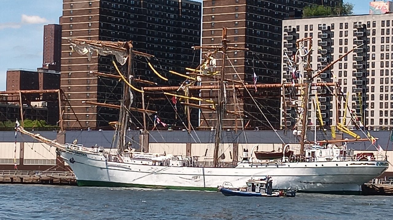 Bridge Team Breakdown: How Communication Failures Led to Containership’s Collision with Tall Ship