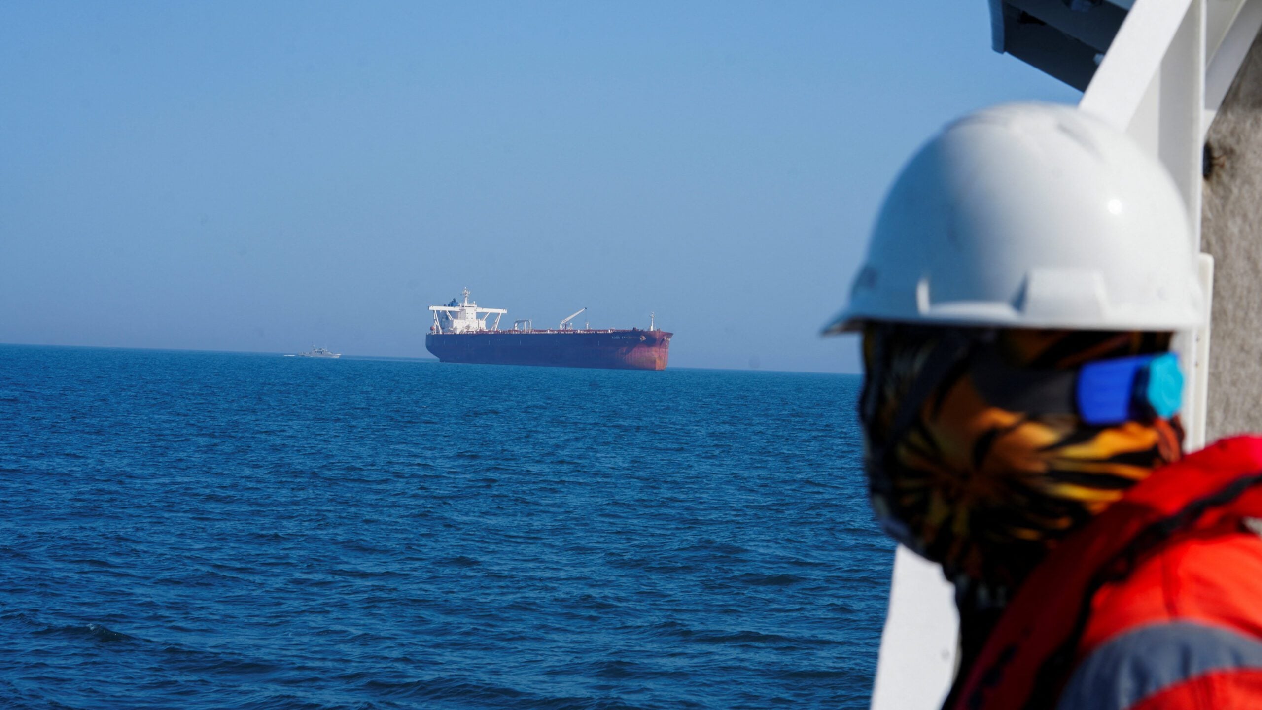 Iran Launches Official ‘Persian Gulf Strait Authority’ Account, Declares Unauthorized Hormuz Transit ‘Illegal’ photo