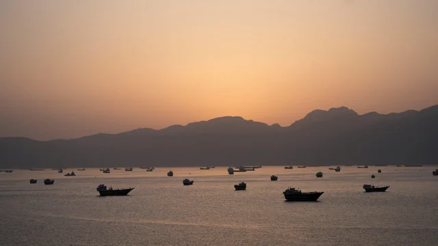 Iran’s Expanding Hormuz Control Deepens Crisis for 20,000 Stranded Seafarers photo