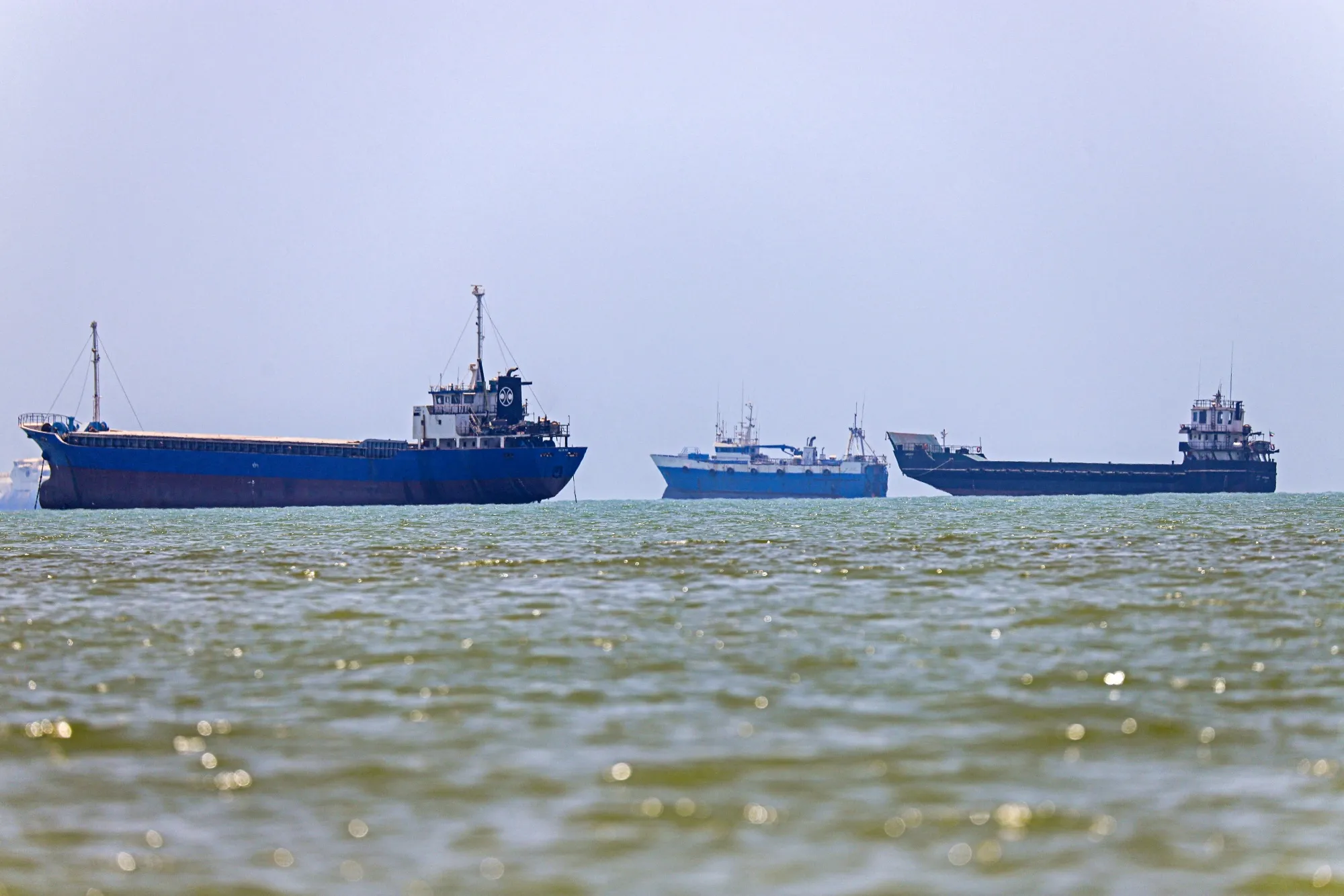 U.S. Downplays Possibility of Hormuz Tolls as Negotiations Restart photo