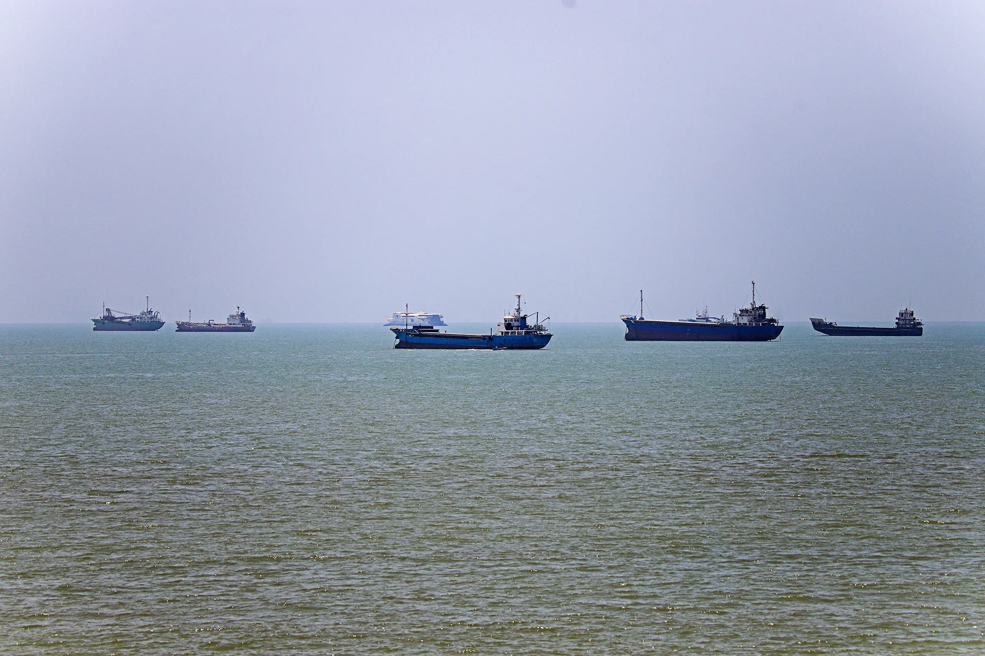 IMO Estimates There Are 80 Mines in Hormuz’s Shipping Lanes