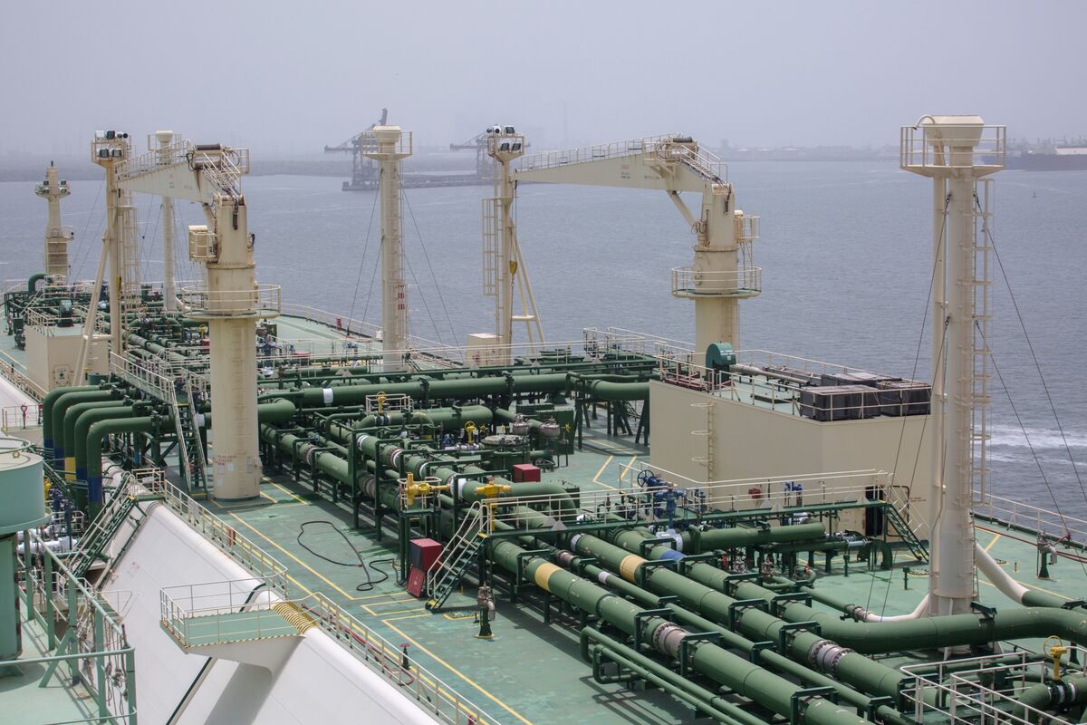 Pakistan Urgently Seeks LNG as Hormuz Flare-Up Chokes Supply