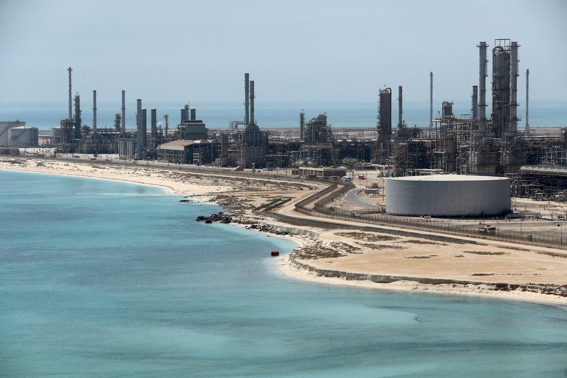 Saudi Aramco Ramps up Exports From Ras Tanura, Switches to Spot Sales, Sources Say
