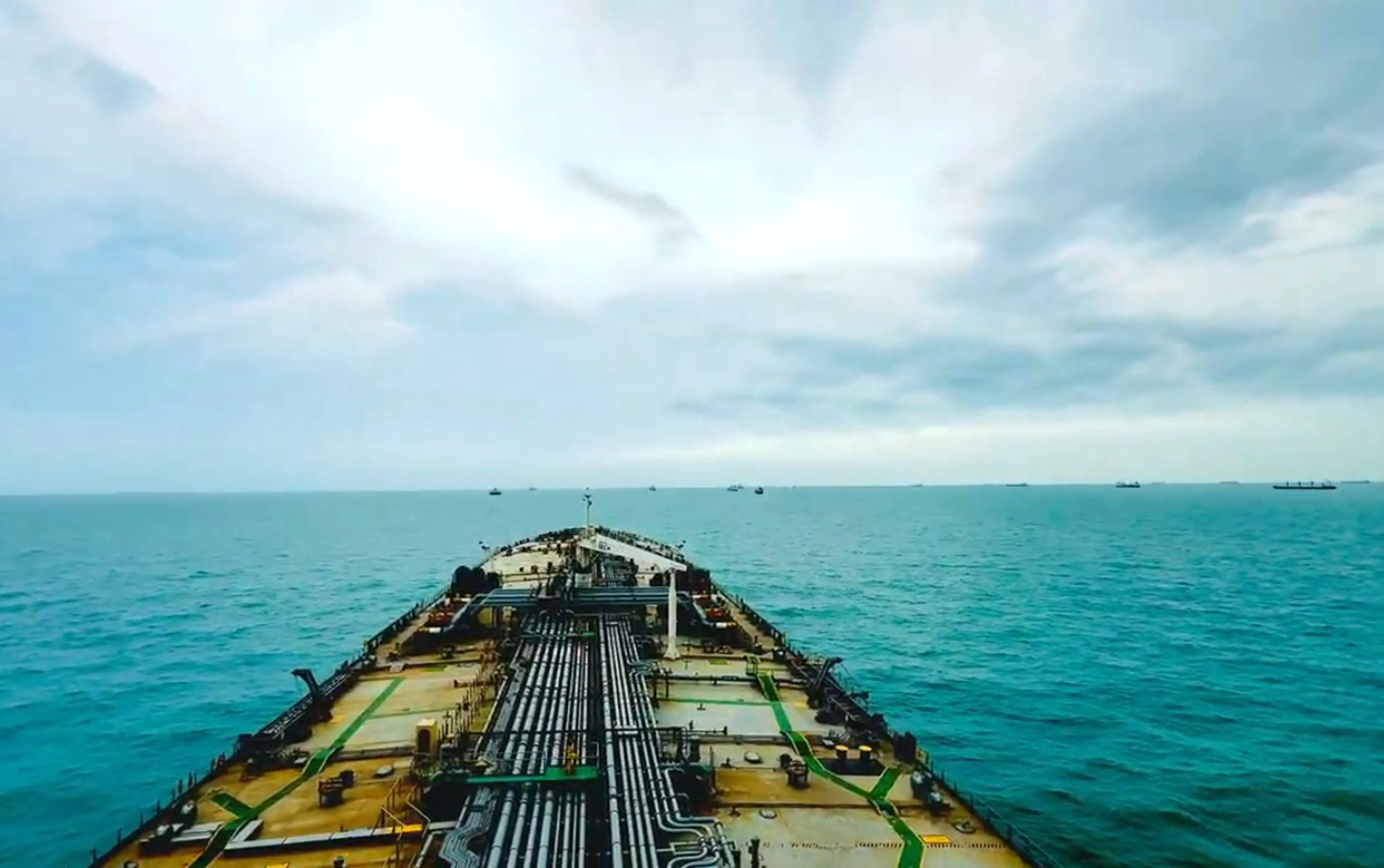 The Race To Rescue 8,000 Sailors Still Stranded Behind Hormuz photo