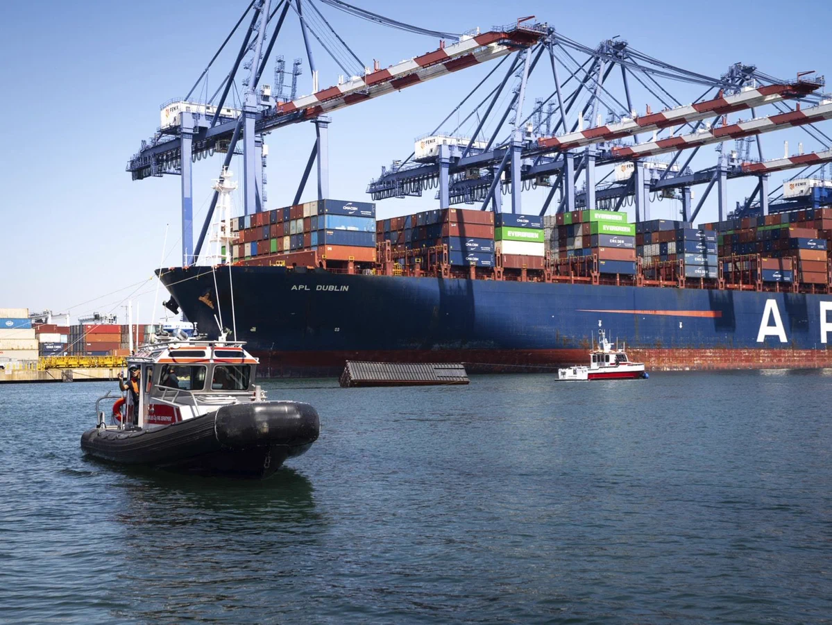 Port of Los Angeles Cargo Operations Disrupted After Containers Go Overboard photo